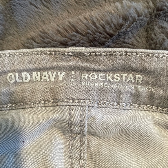 Old Navy Mid Rise Grey Jeans - Picture 4 of 5